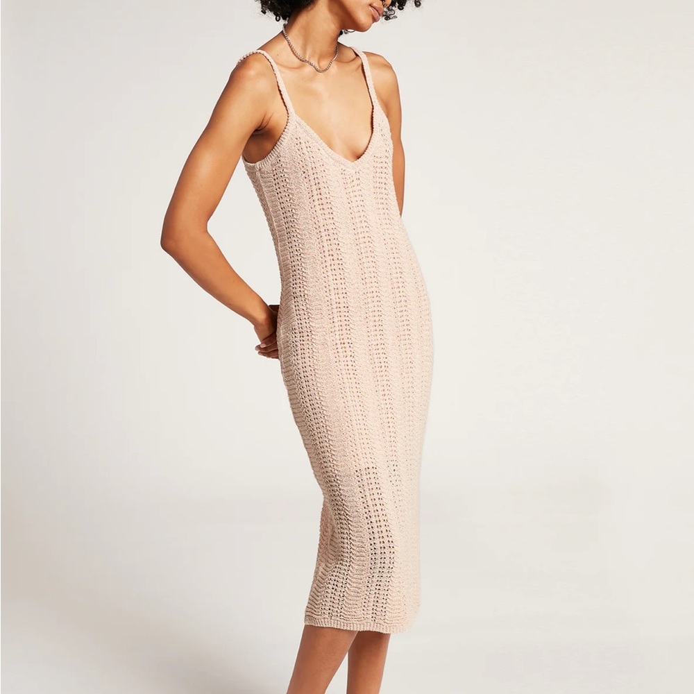 Volcom …CROCHET ALL DAY MIDI DRESS -size large